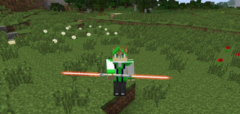 マイクラのライトセーバーMODで両刃ライトセーバーを装備したプレイヤー